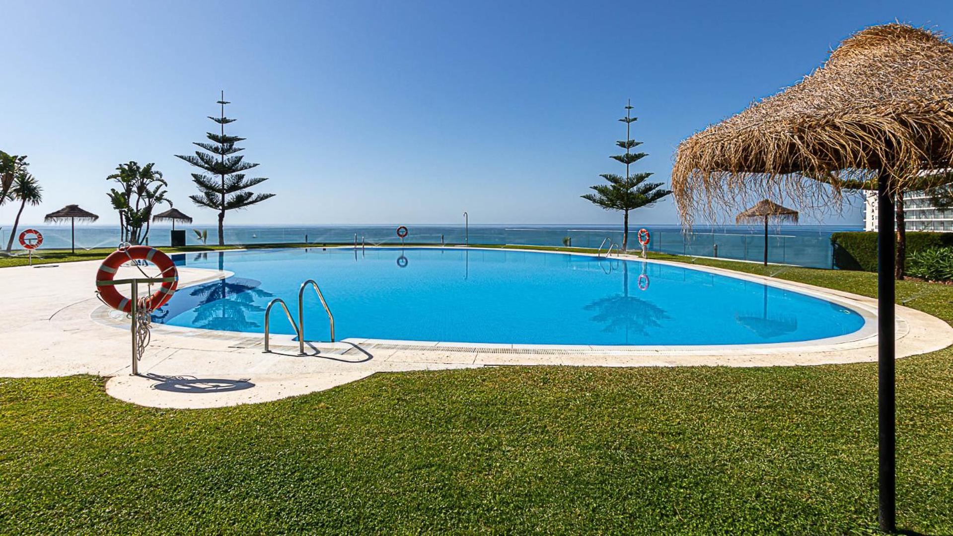 Marvelous Views, Pools, Steps To The Beach!
