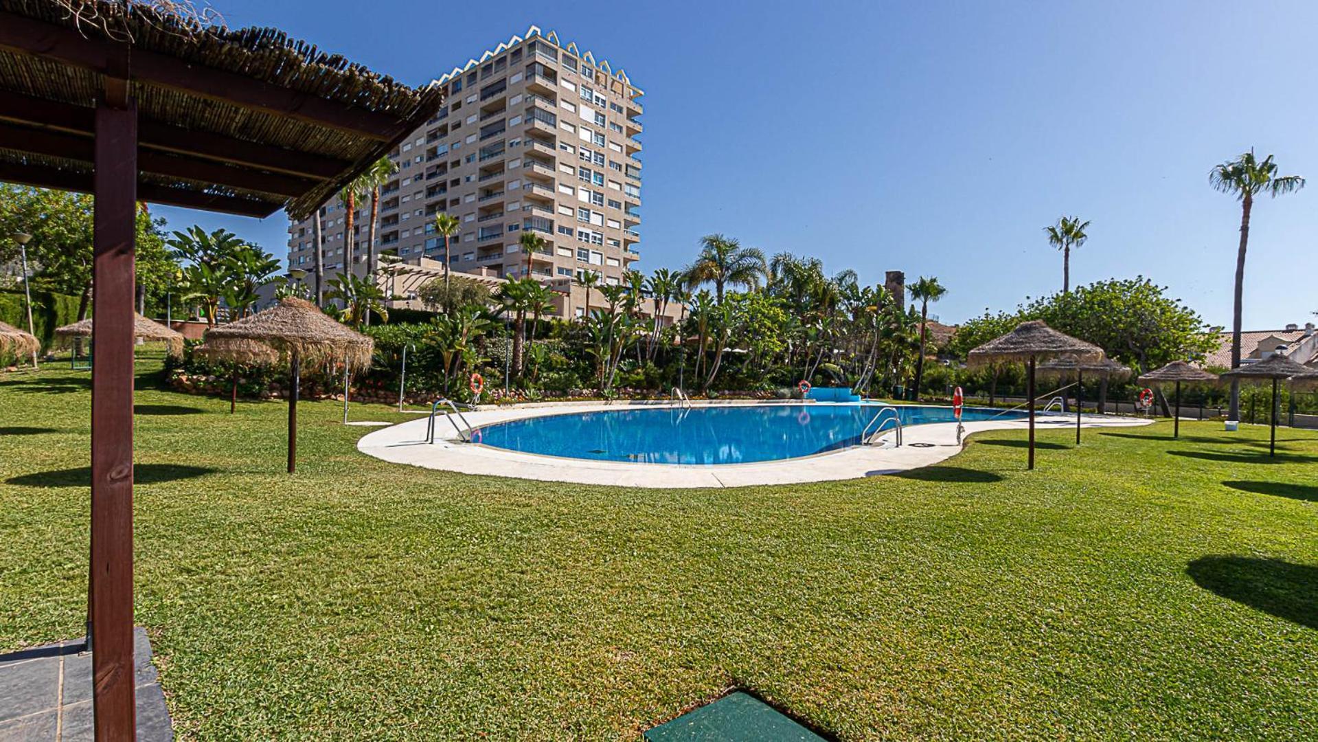 Marvelous Views, Pools, Steps To The Beach! Apartment *