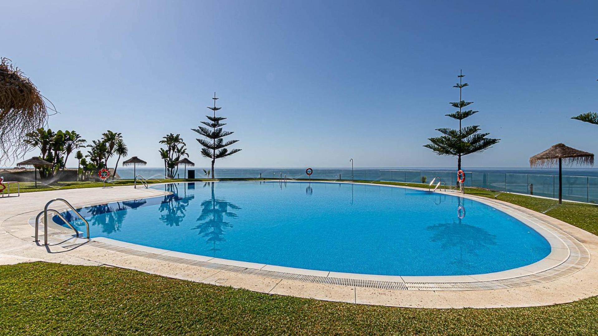 Marvelous Views, Pools, Steps To The Beach! Apartment Benalmadena