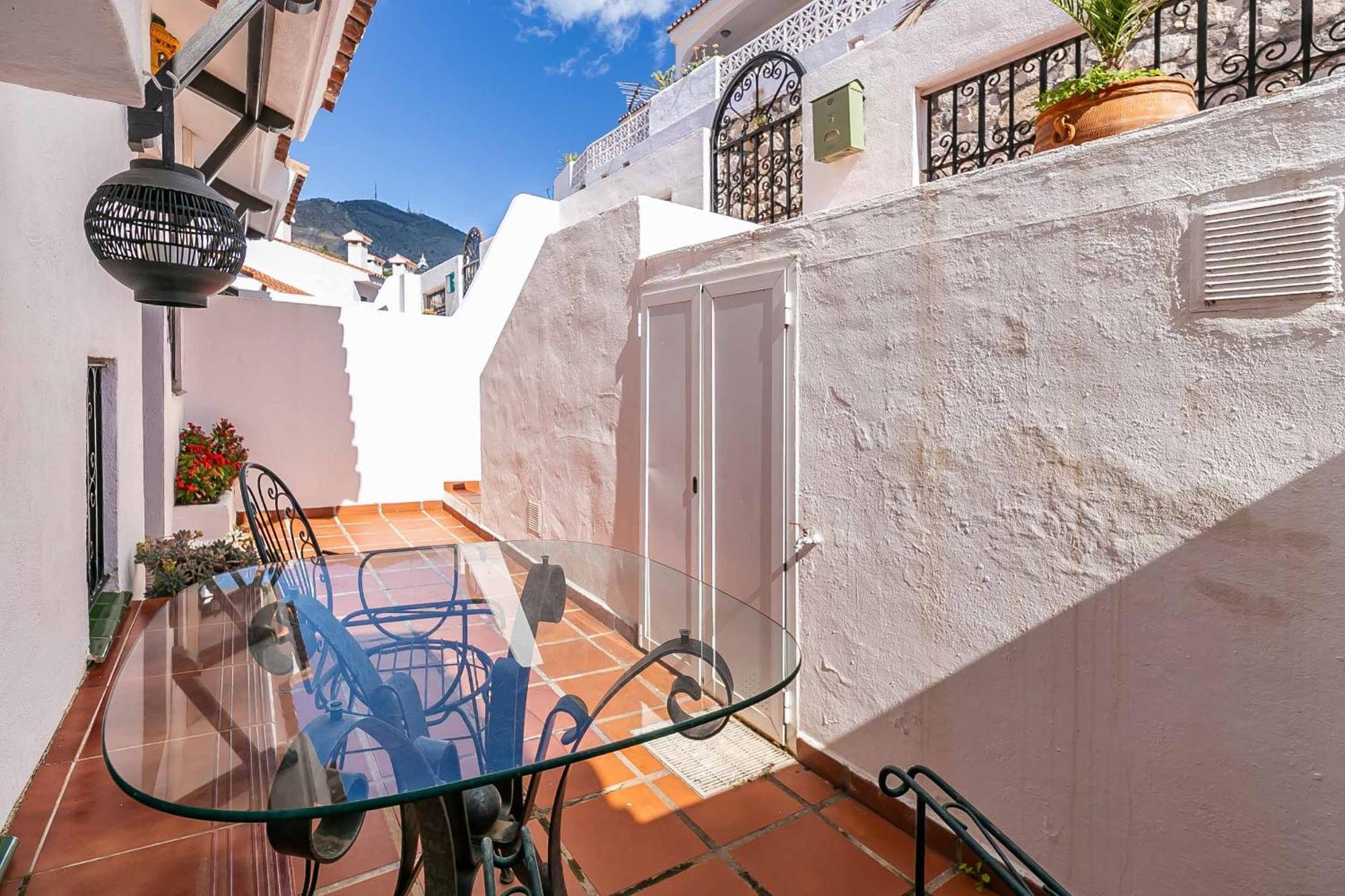128 - Beautiful Townhouse With Pool, Benalmadena