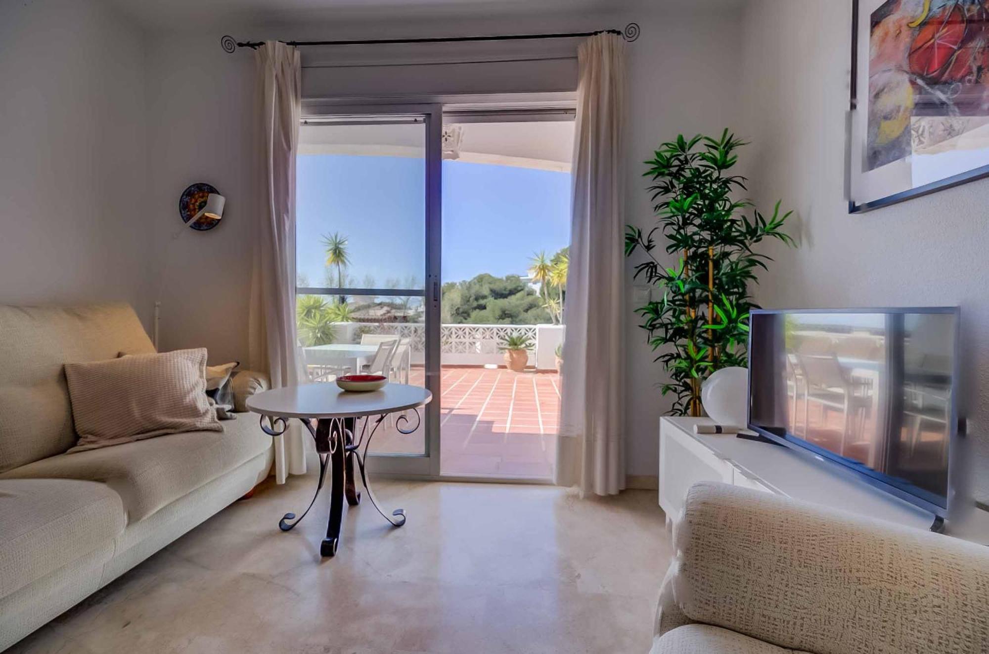128 - Beautiful Townhouse With Pool, Apartment