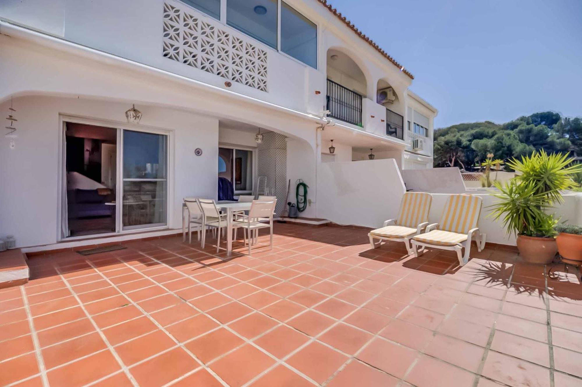 128 - Beautiful Townhouse With Pool,