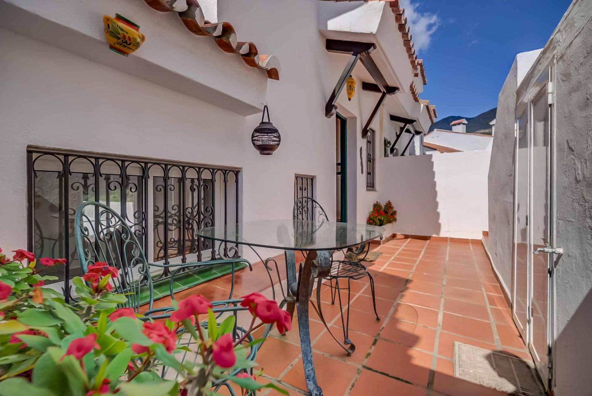 128 - Beautiful Townhouse With Pool, Benalmadena