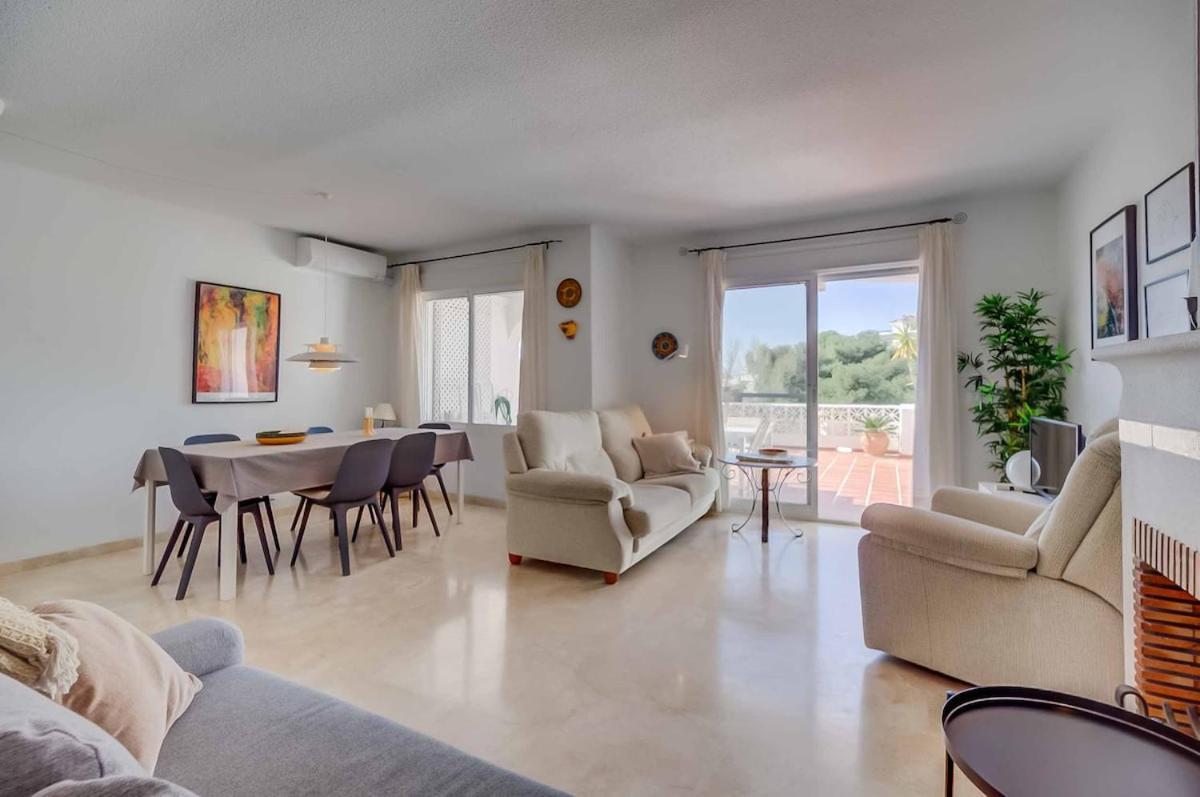 Apartment 128 - Beautiful Townhouse With Pool,