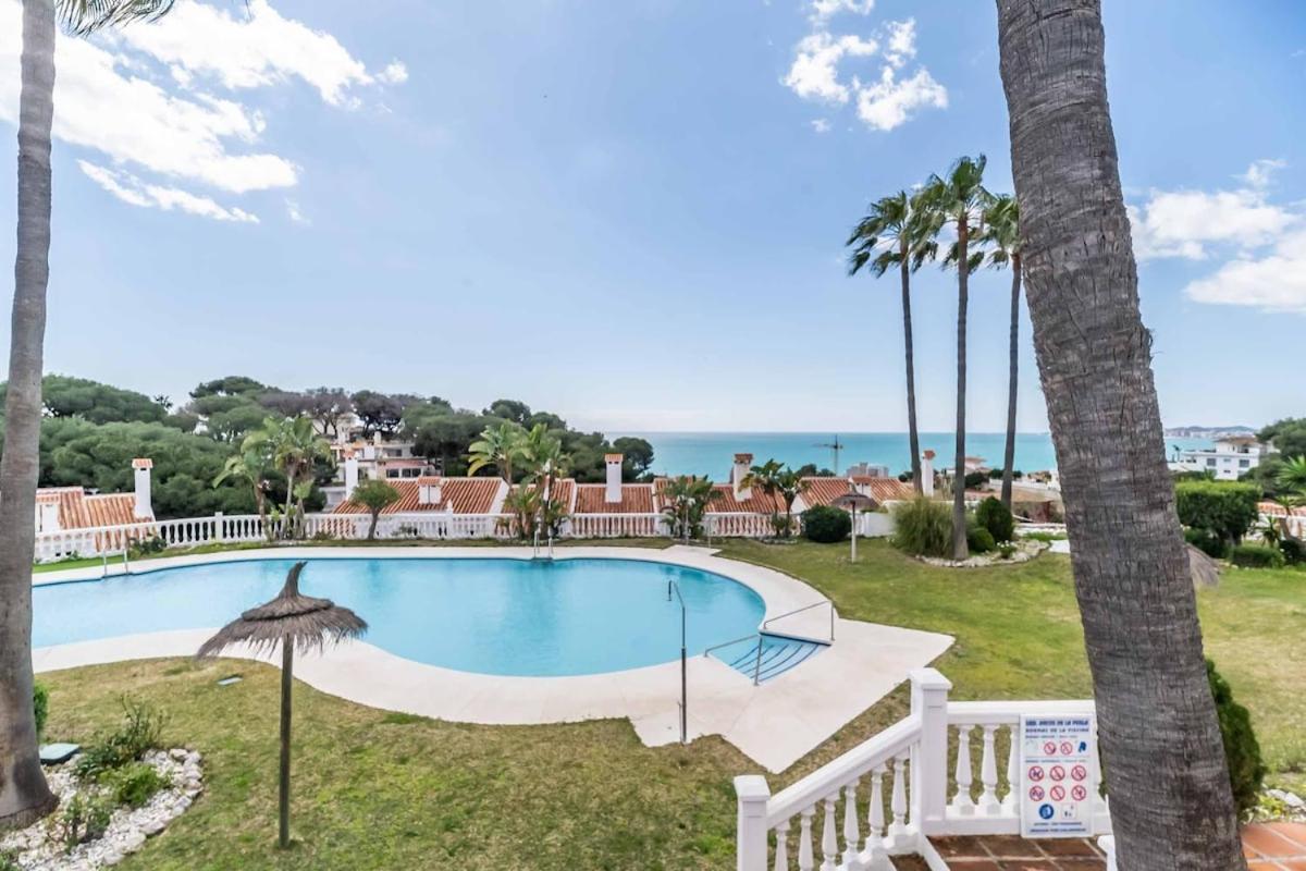 128 - Beautiful Townhouse With Pool, Apartment Benalmadena
