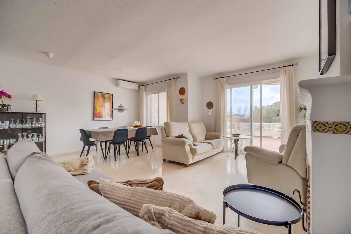 128 - Beautiful Townhouse With Pool,
