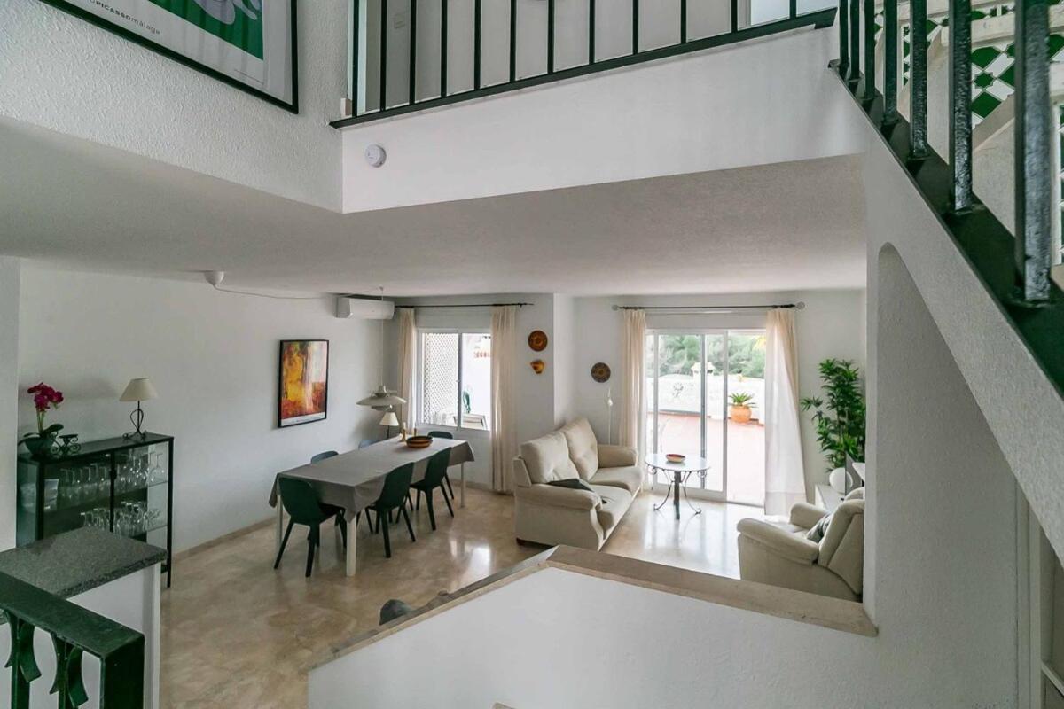 128 - Beautiful Townhouse With Pool, Benalmadena