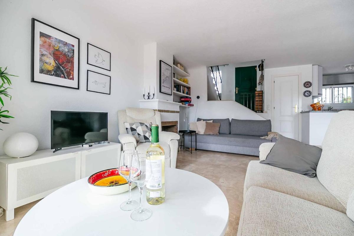 128 - Beautiful Townhouse With Pool, Apartment Benalmadena