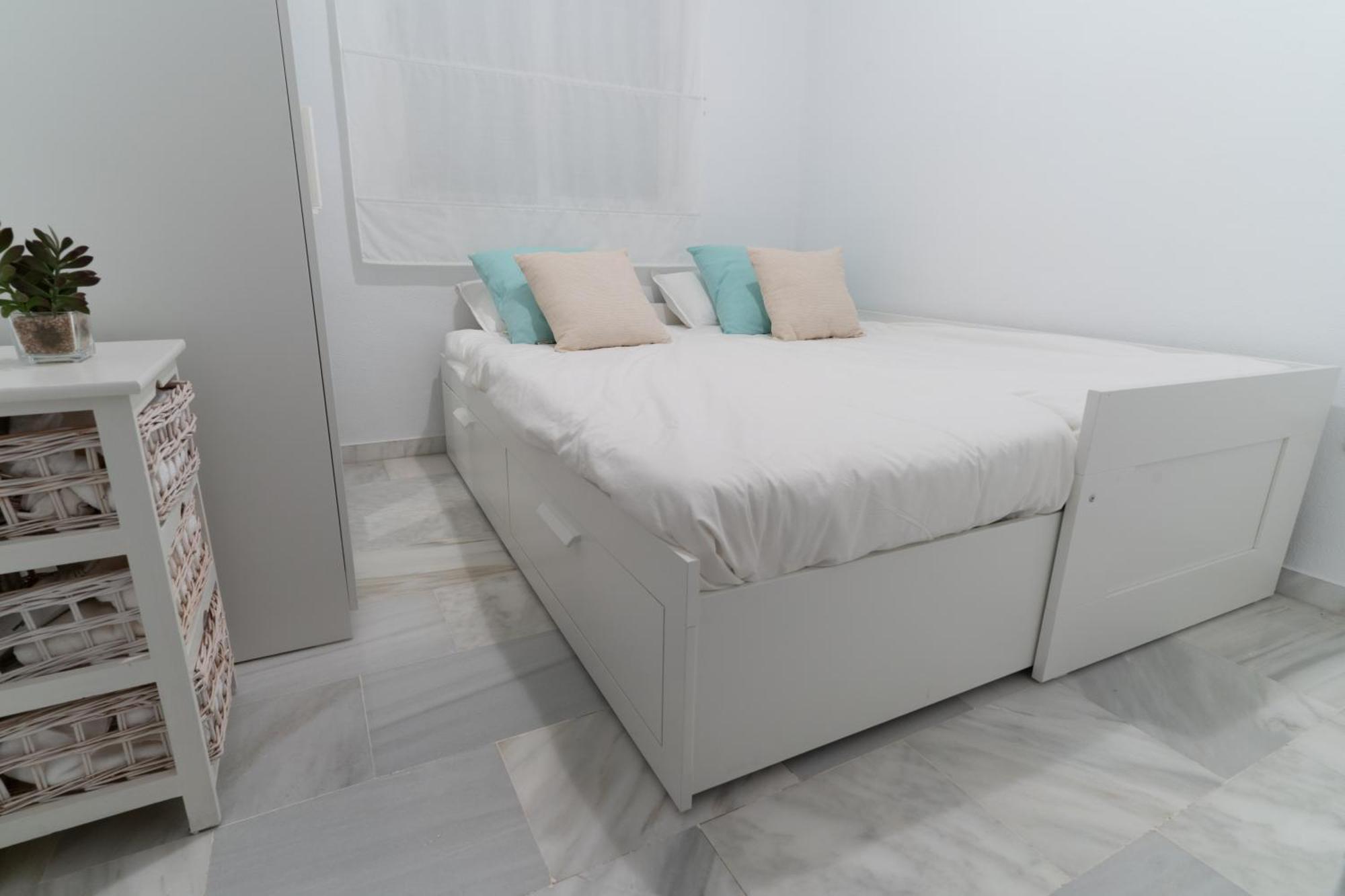 Aqua - 2 Bedrooms, Terrace & Pool - Apartment *