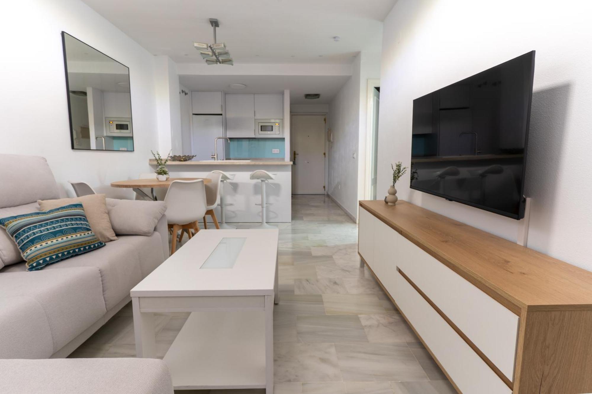 Aqua - 2 Bedrooms, Terrace & Pool - Benalmadena