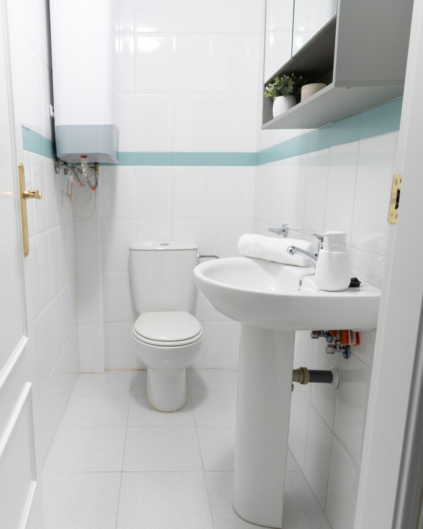 Aqua - 2 Bedrooms, Terrace & Pool - Apartment *