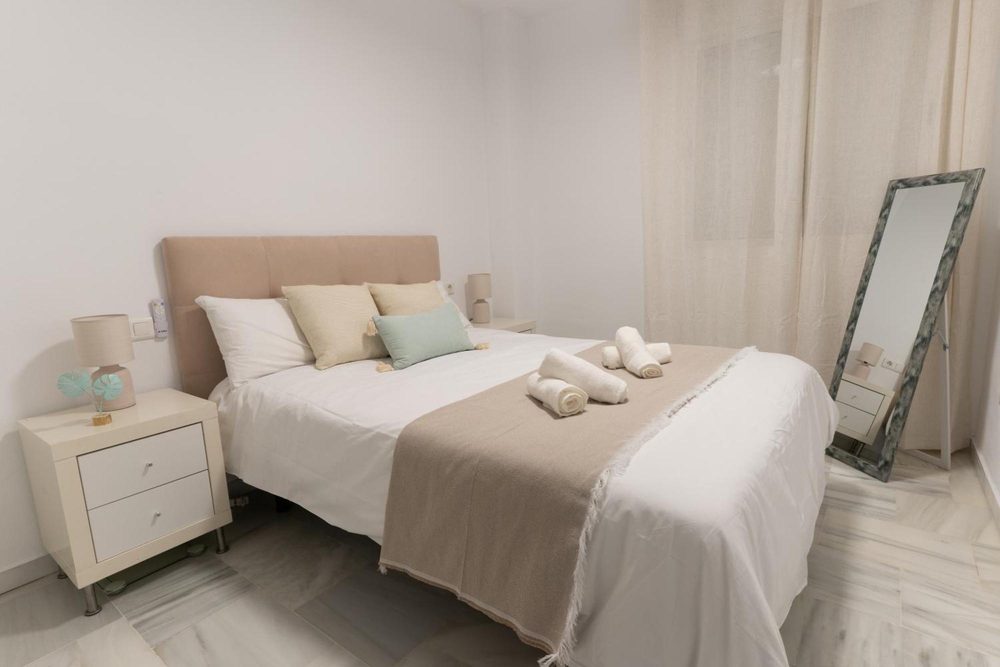 Aqua - 2 Bedrooms, Terrace & Pool - Benalmadena