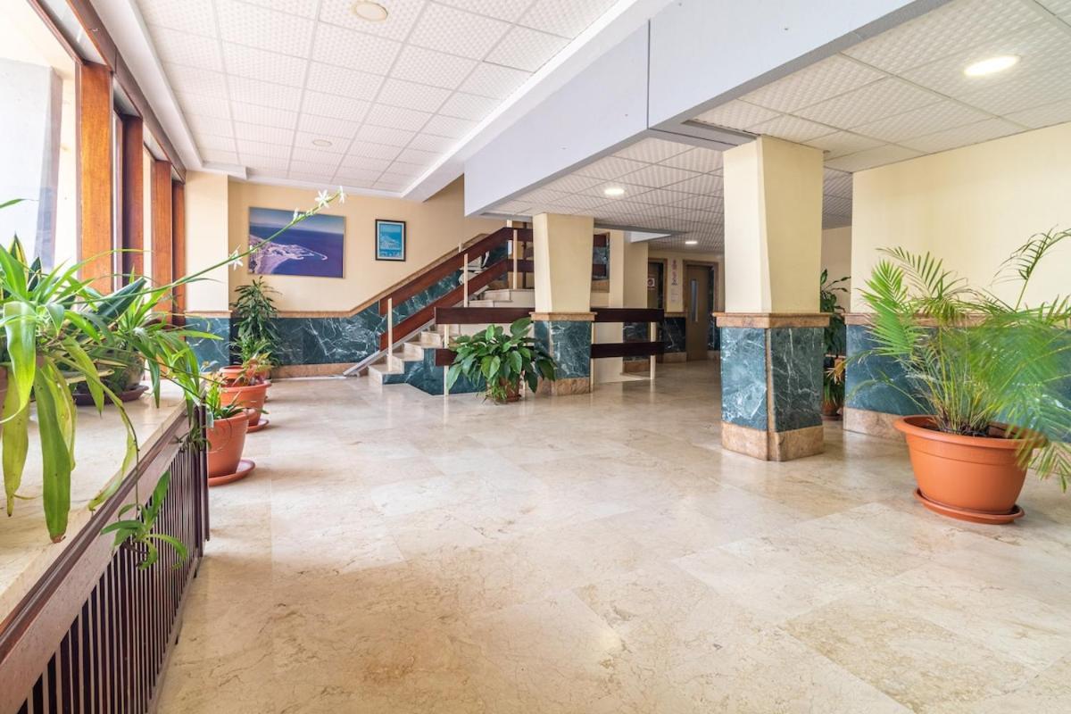 Apartment 1st Line Beachfront With Direct Access To