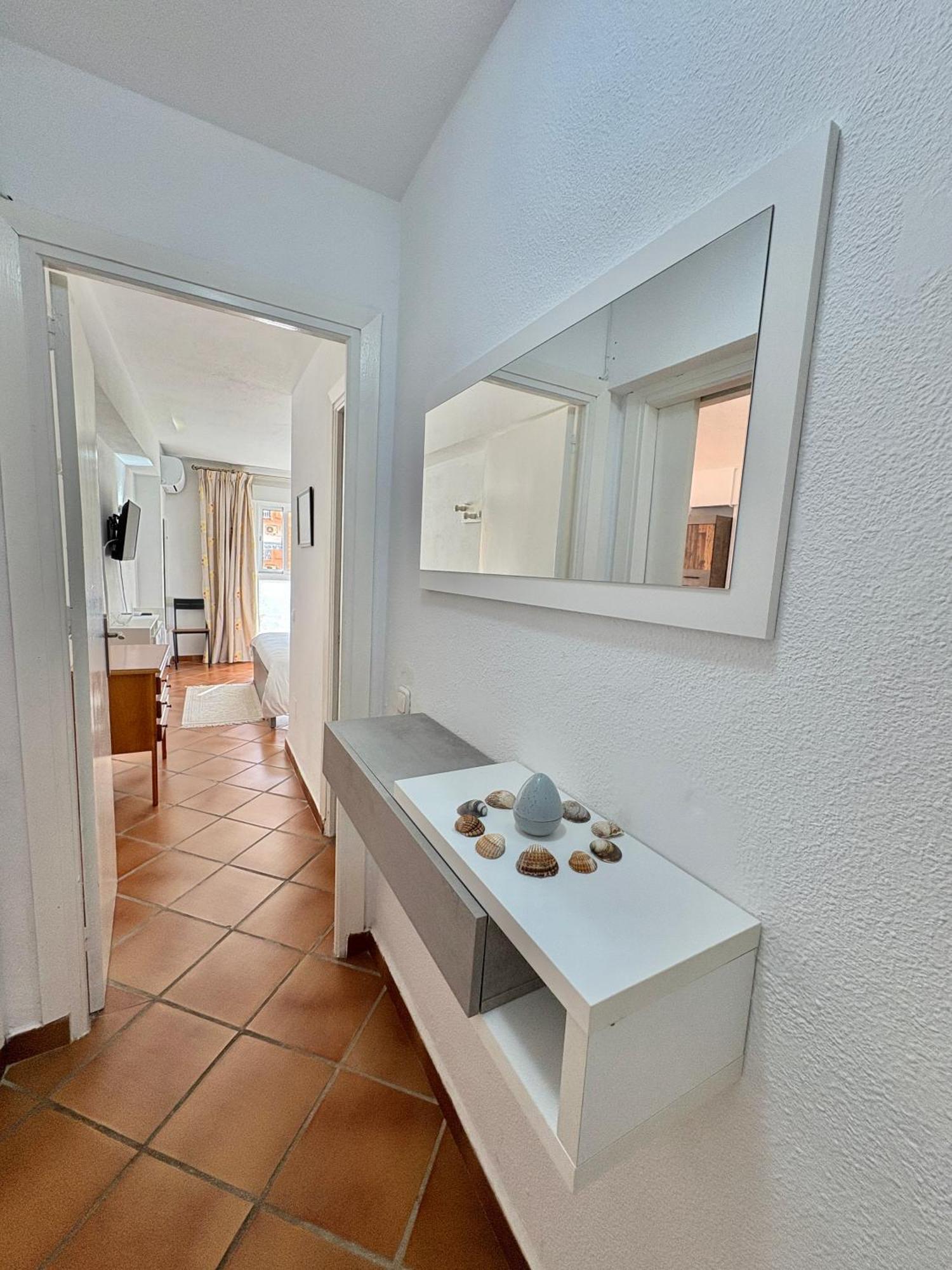 Aquamarina Sea View Apartment
