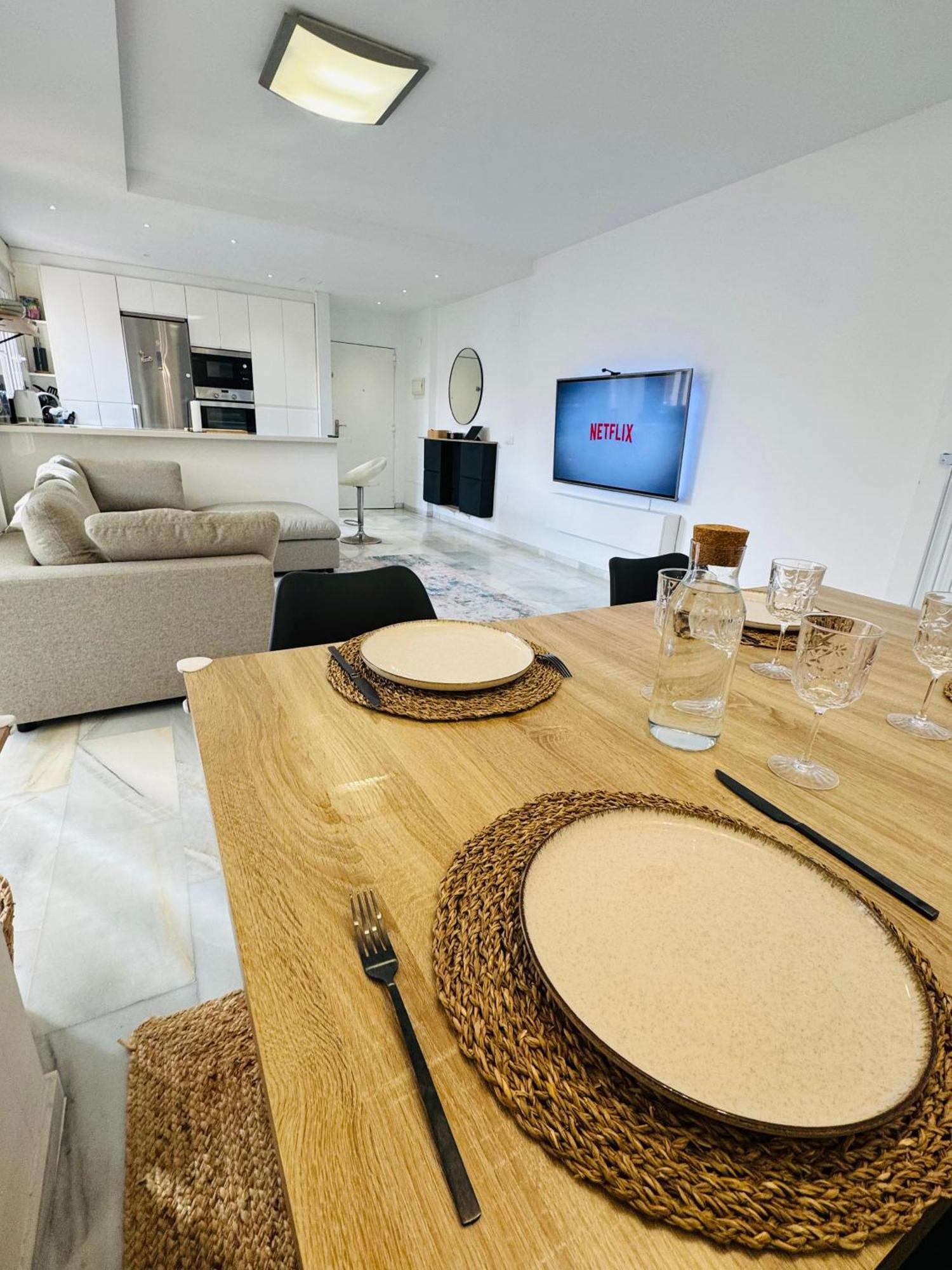 Duplex Penthouse With Seaview. Appartement Benalmádena