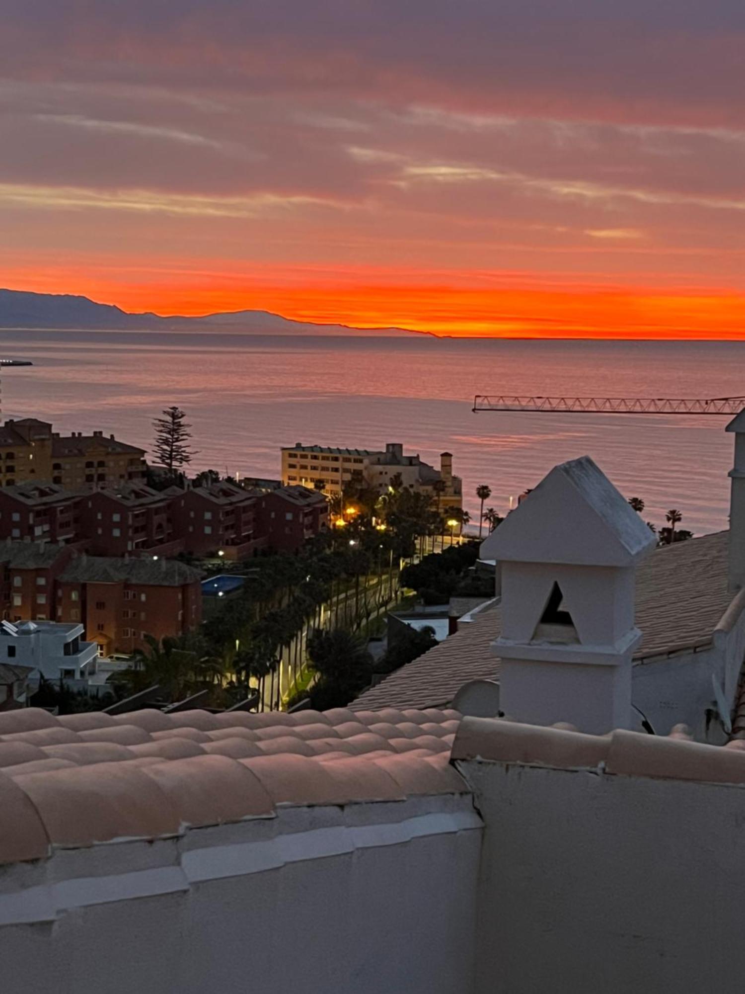 Appartement Duplex Penthouse With Seaview. Benalmádena