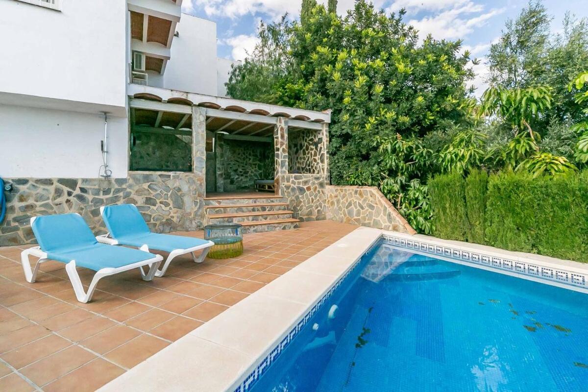 129 - Stunning Townhouse With Private Pool & Views, Apartment