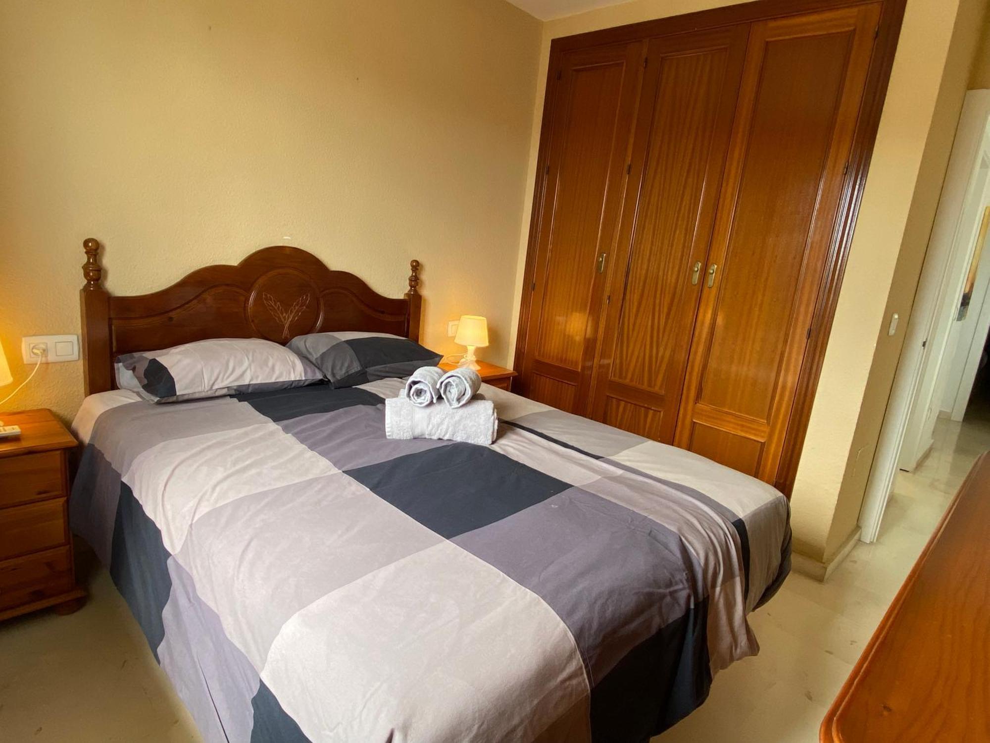 Apartment 3 Bedroom Penthouse Close By Parque De La Paloma *