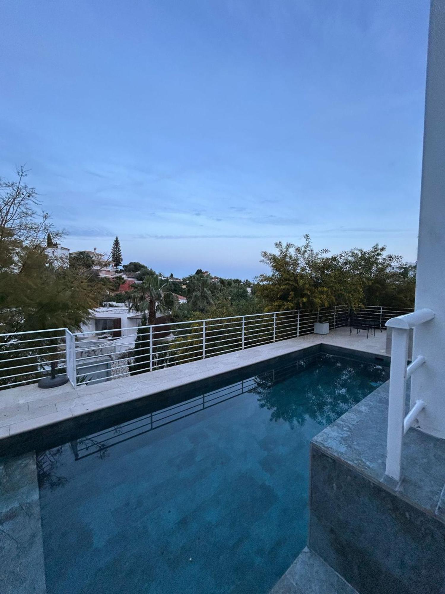 Apartment C Dans Avec Piscine Chauffee & Jacuzzi, Chauffe En Extra Benalmadena