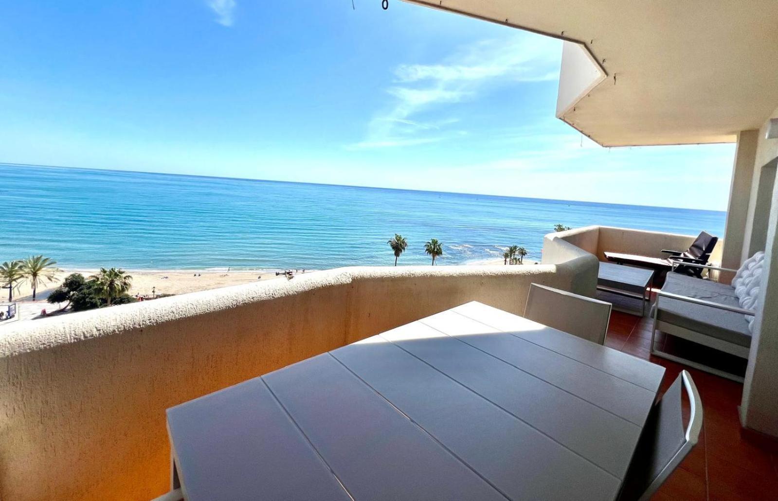 Apartamento Large Deluxe Front Sea View Benalbeach
