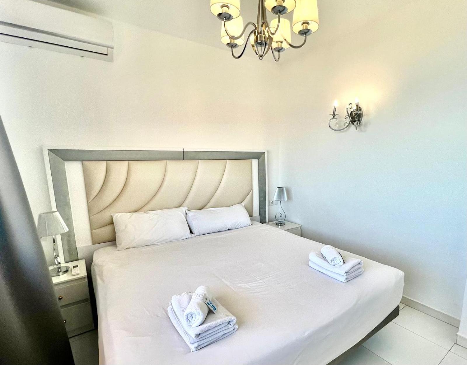 Large Deluxe Front Sea View Benalbeach Benalmádena