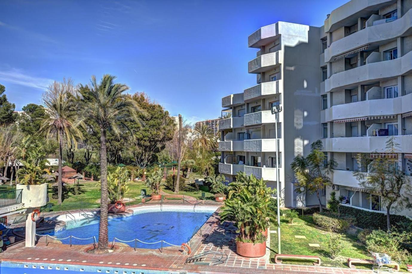 Large Deluxe Front Sea View Benalbeach