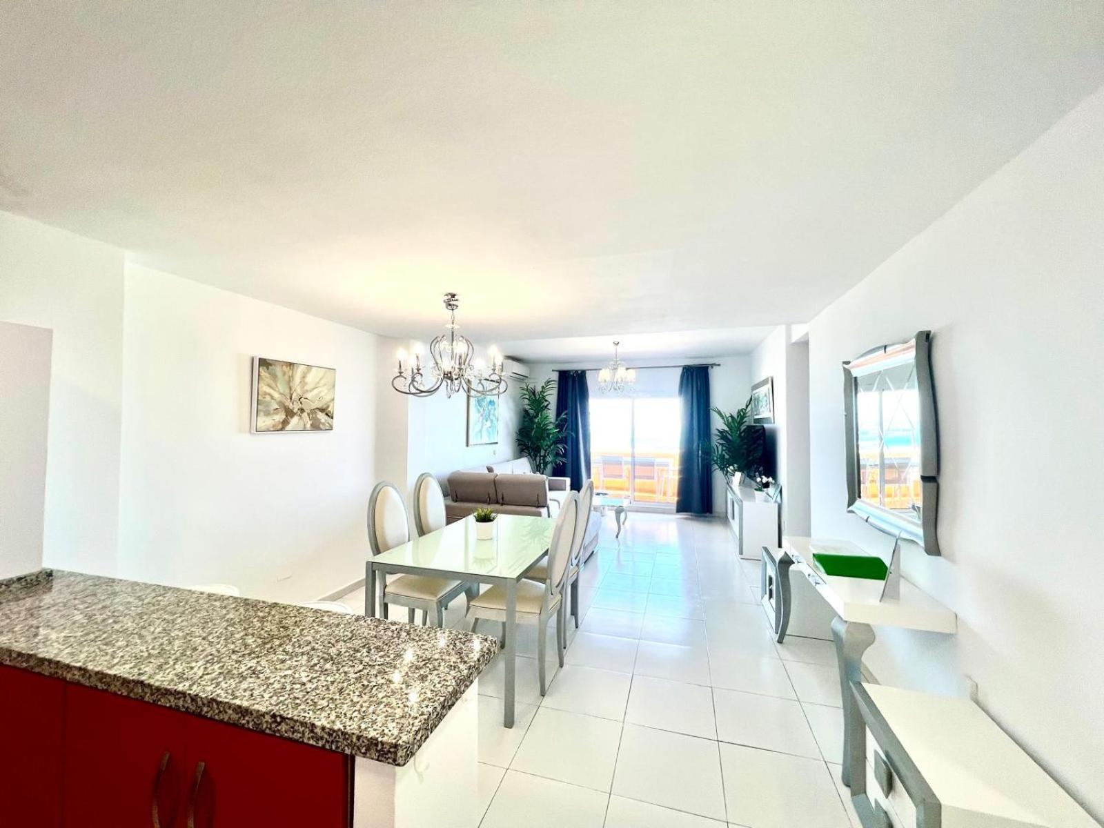 Large Deluxe Front Sea View Benalbeach * Benalmádena