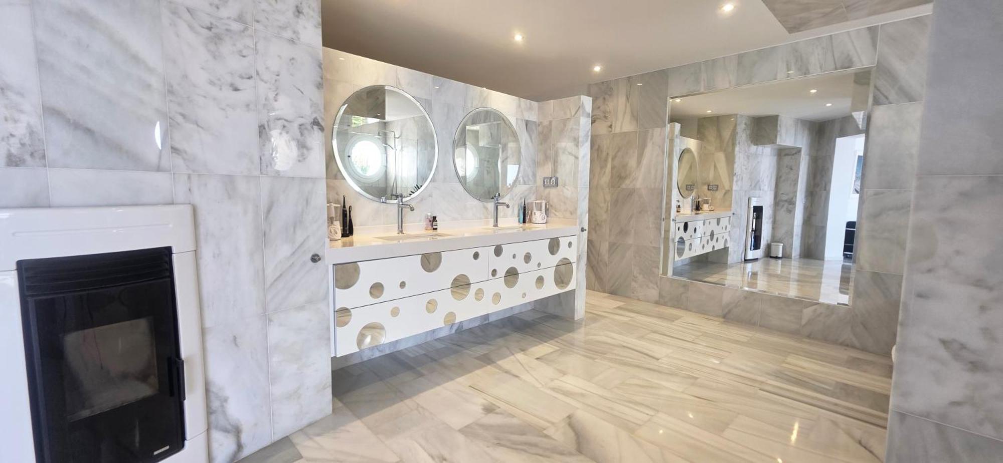 Villa R7- Luxury With Ocean Views *