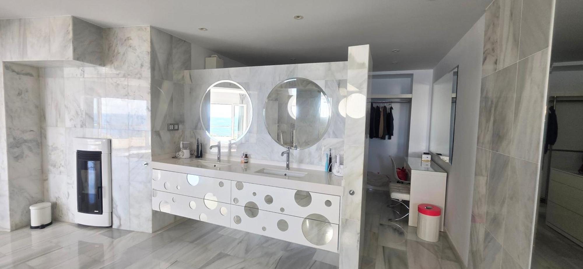 Villa R7- Luxury With Ocean Views *