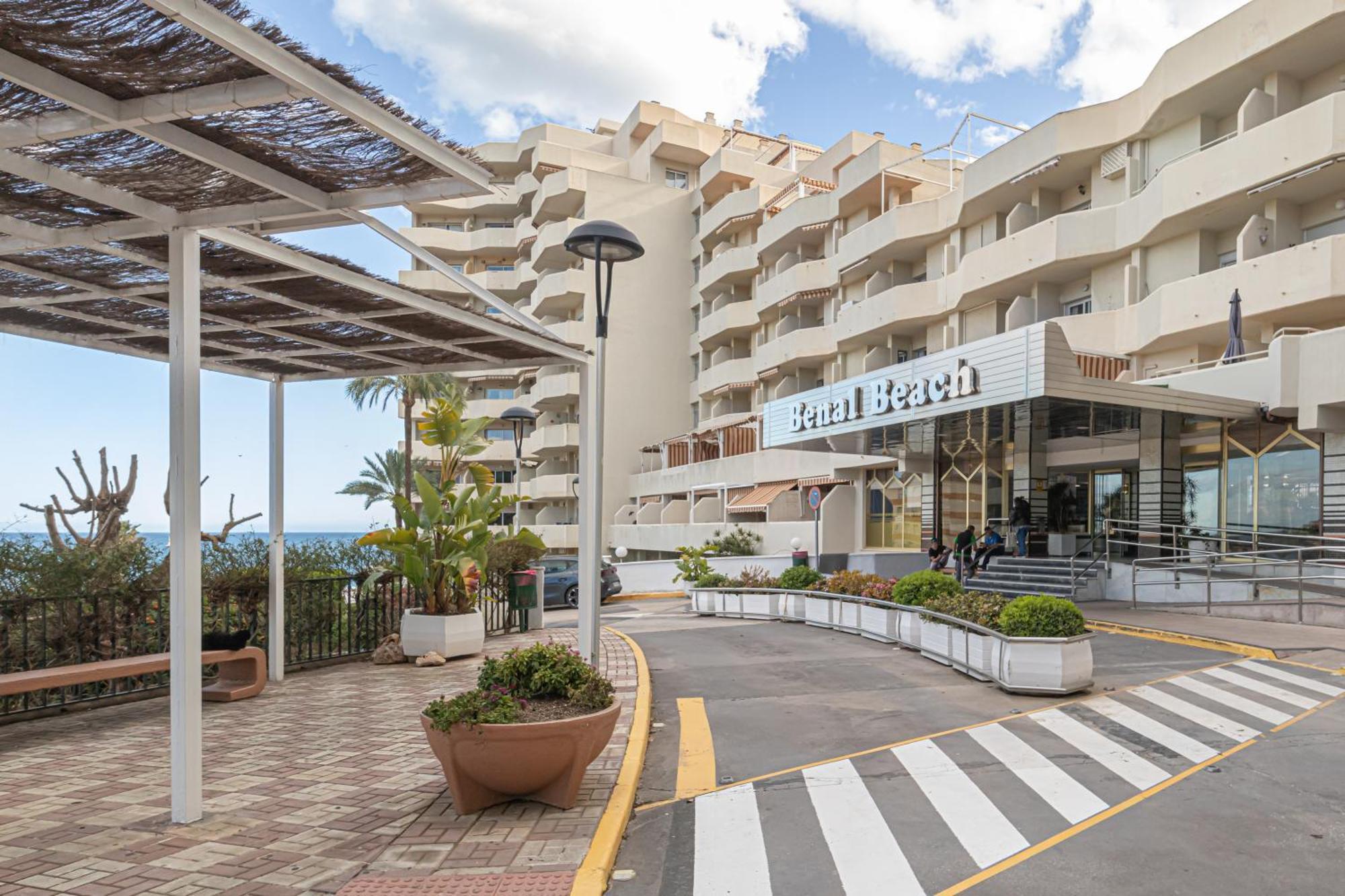 Apartment Benalbeach With Pools And Seaview - Happy