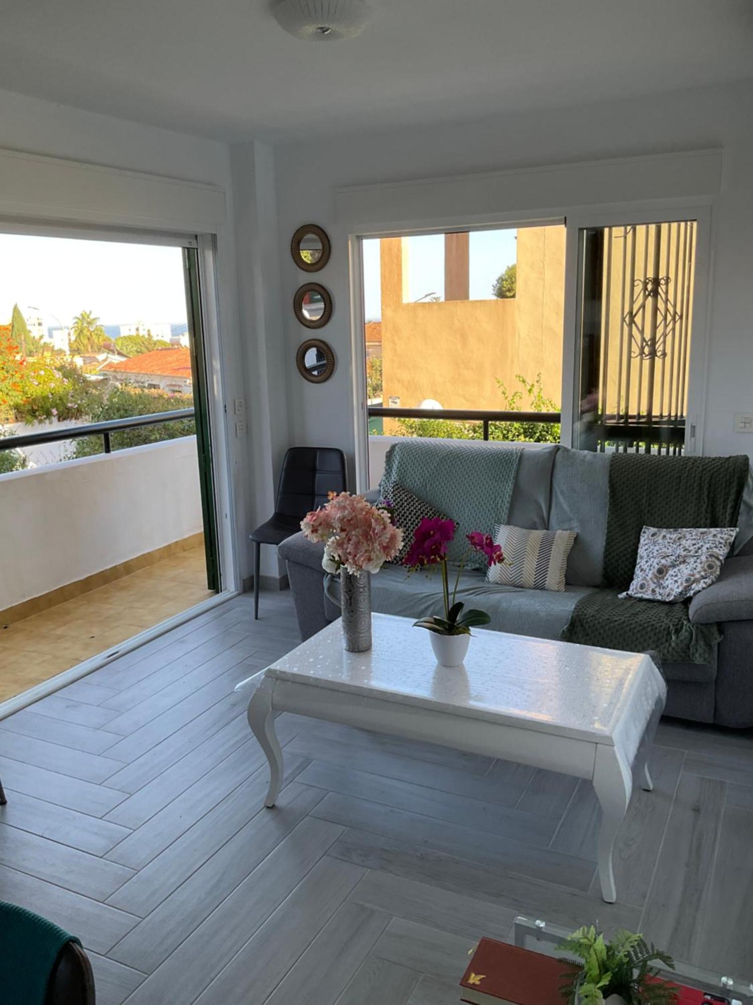 Moderne Pour 6 Adultes