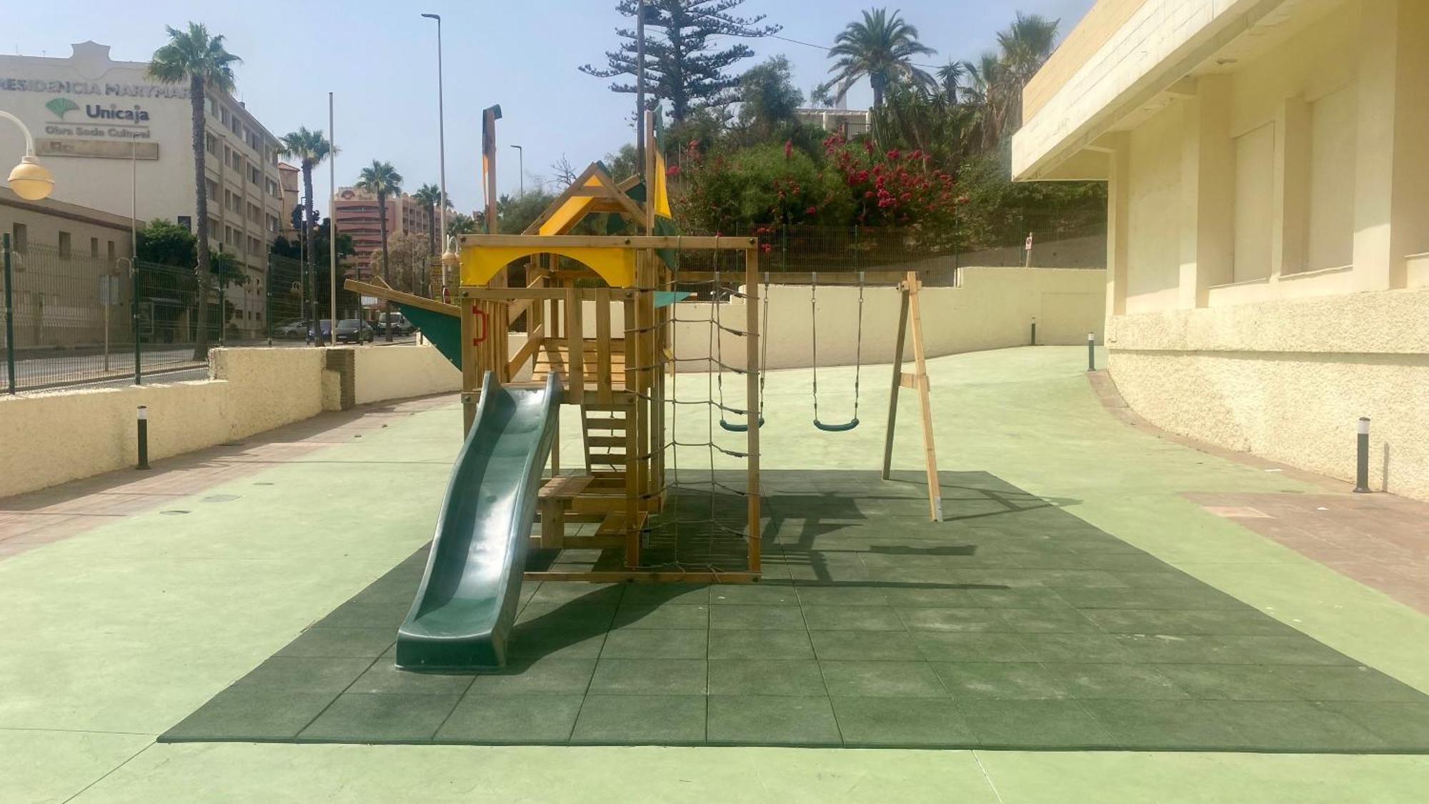 Apartamento Moderno En Primera Línea De Playa. Benalmádena