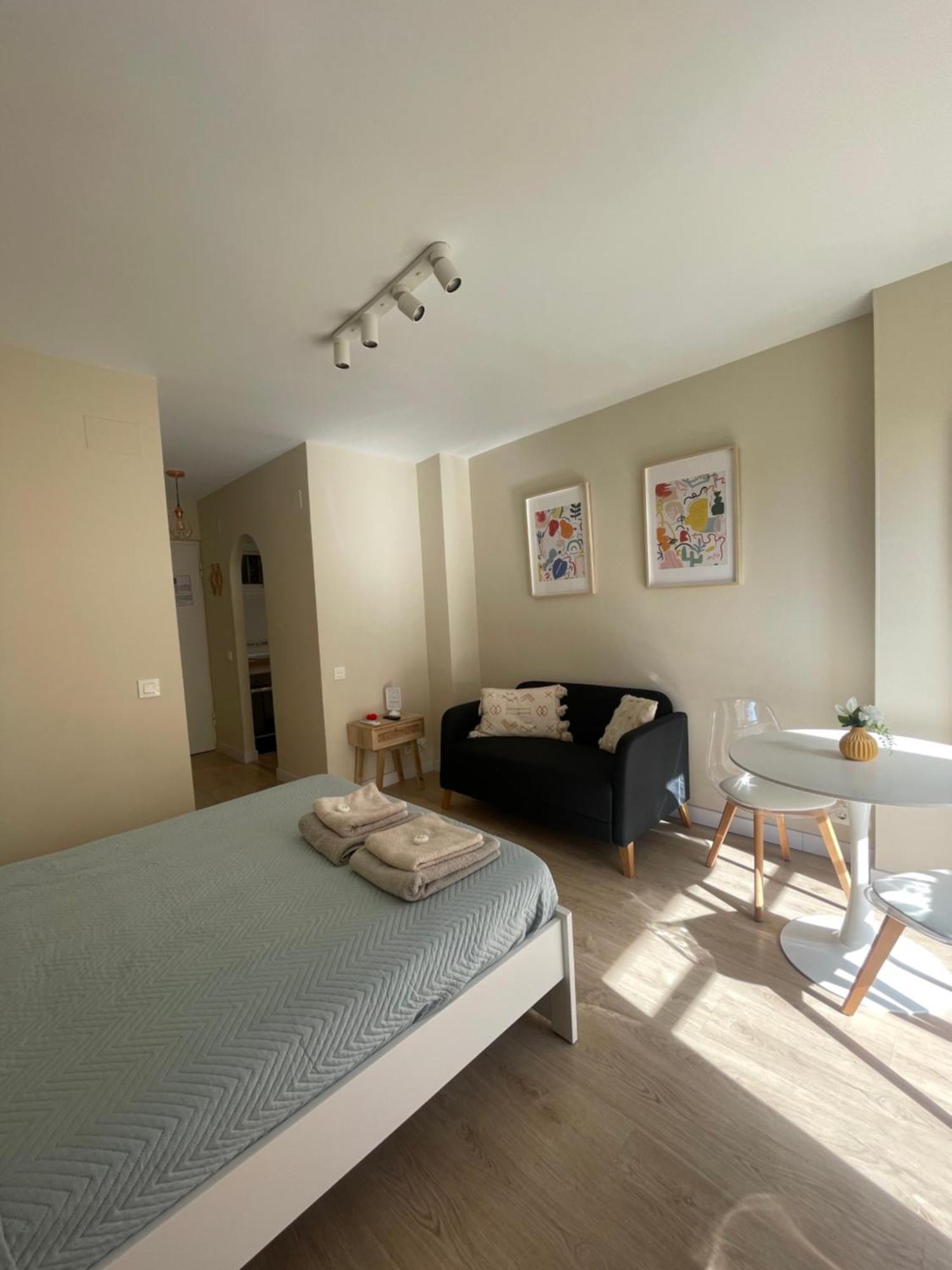 Estudio Boutique En Benalmadena, Recepcion 24 Horas, Piscinas Apartment