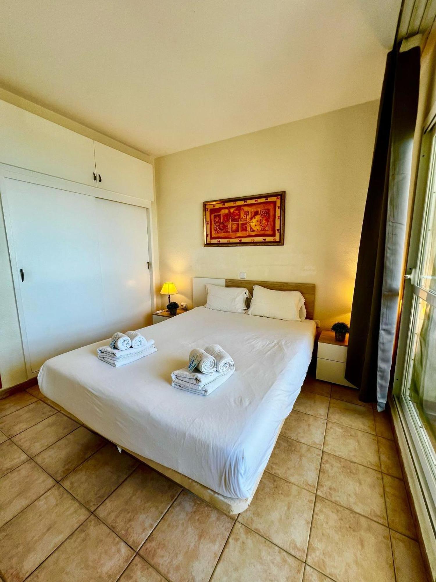 Apartment Beachfront In Benalbeach *