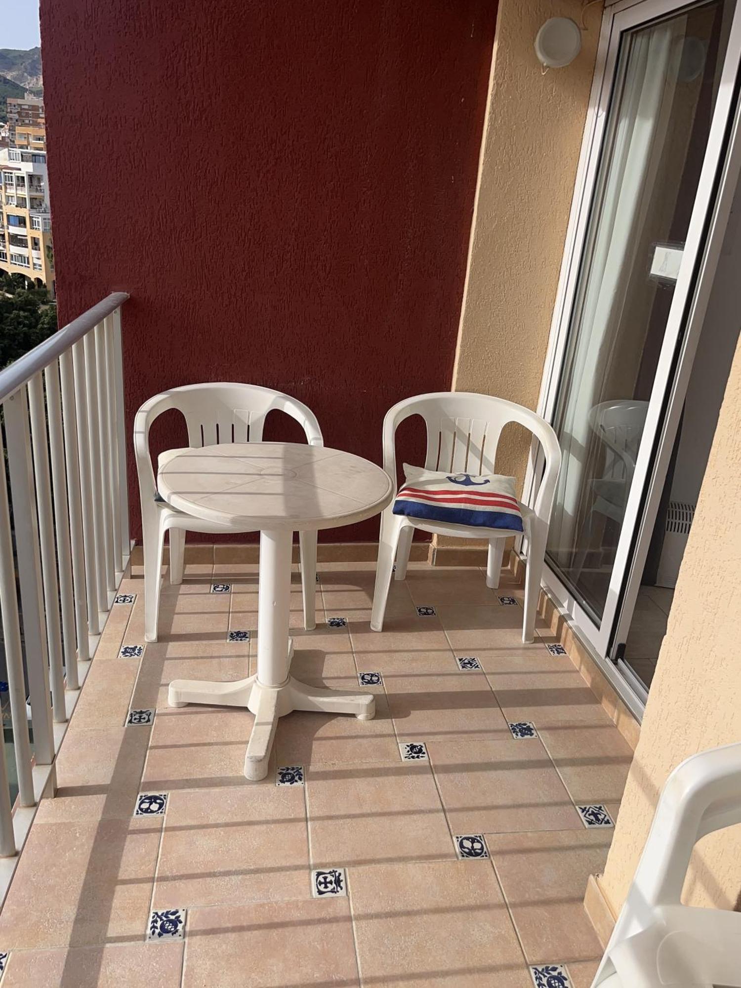 Panoramic Views Cozy Center Apartment *