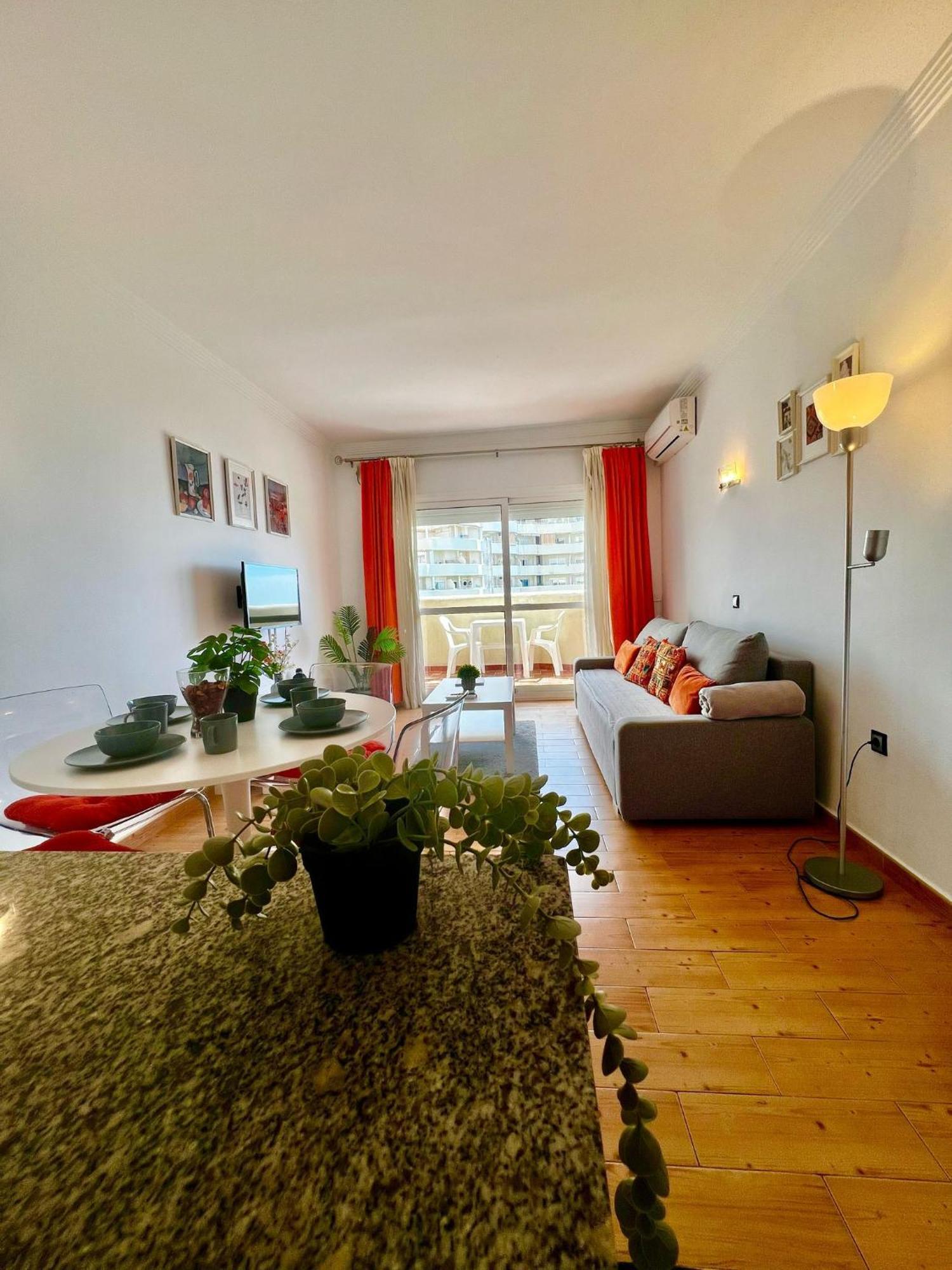 Appartement Wonderful New 1 In Benalbeach