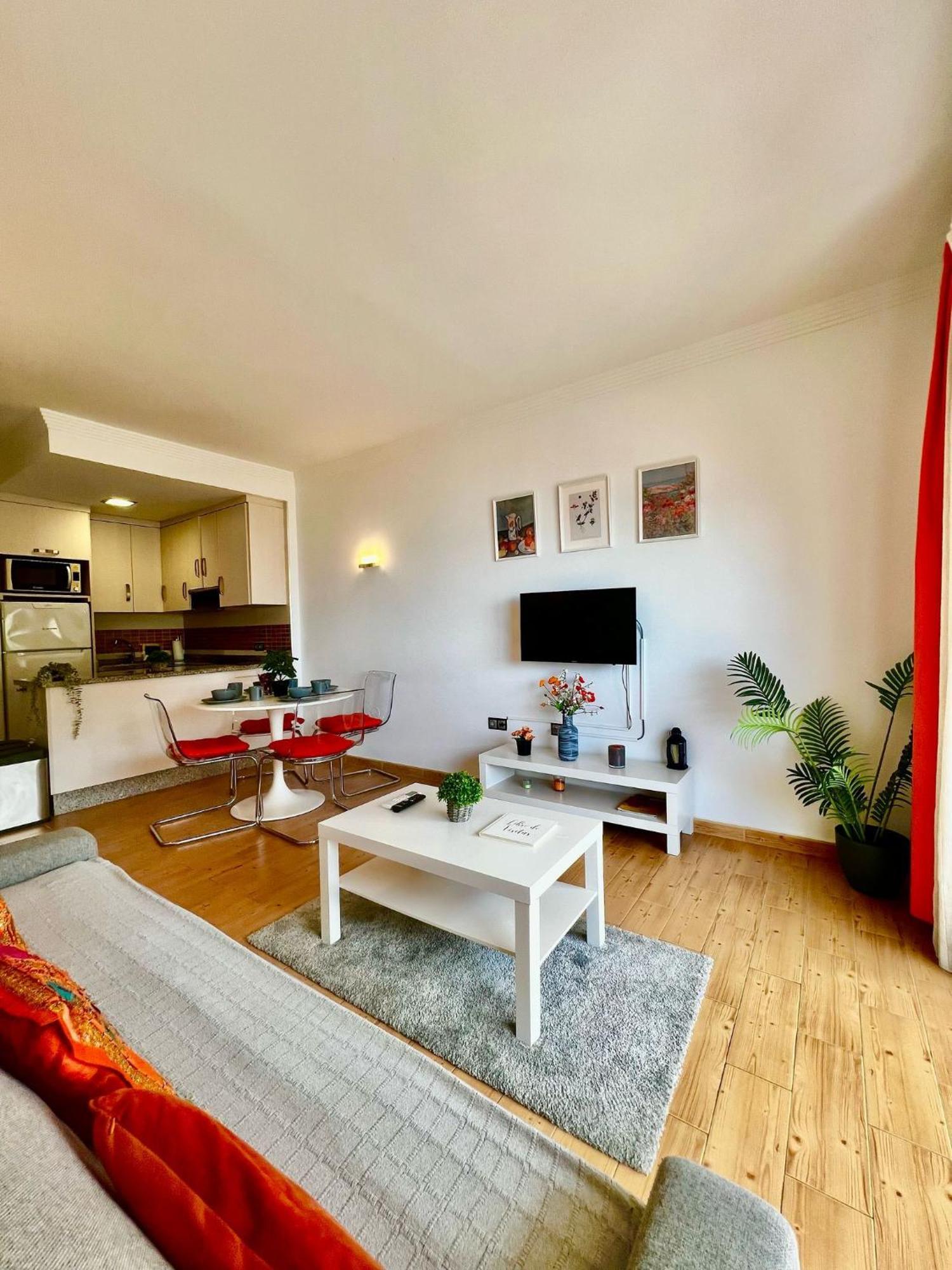 Appartement Wonderful New 1 In Benalbeach *