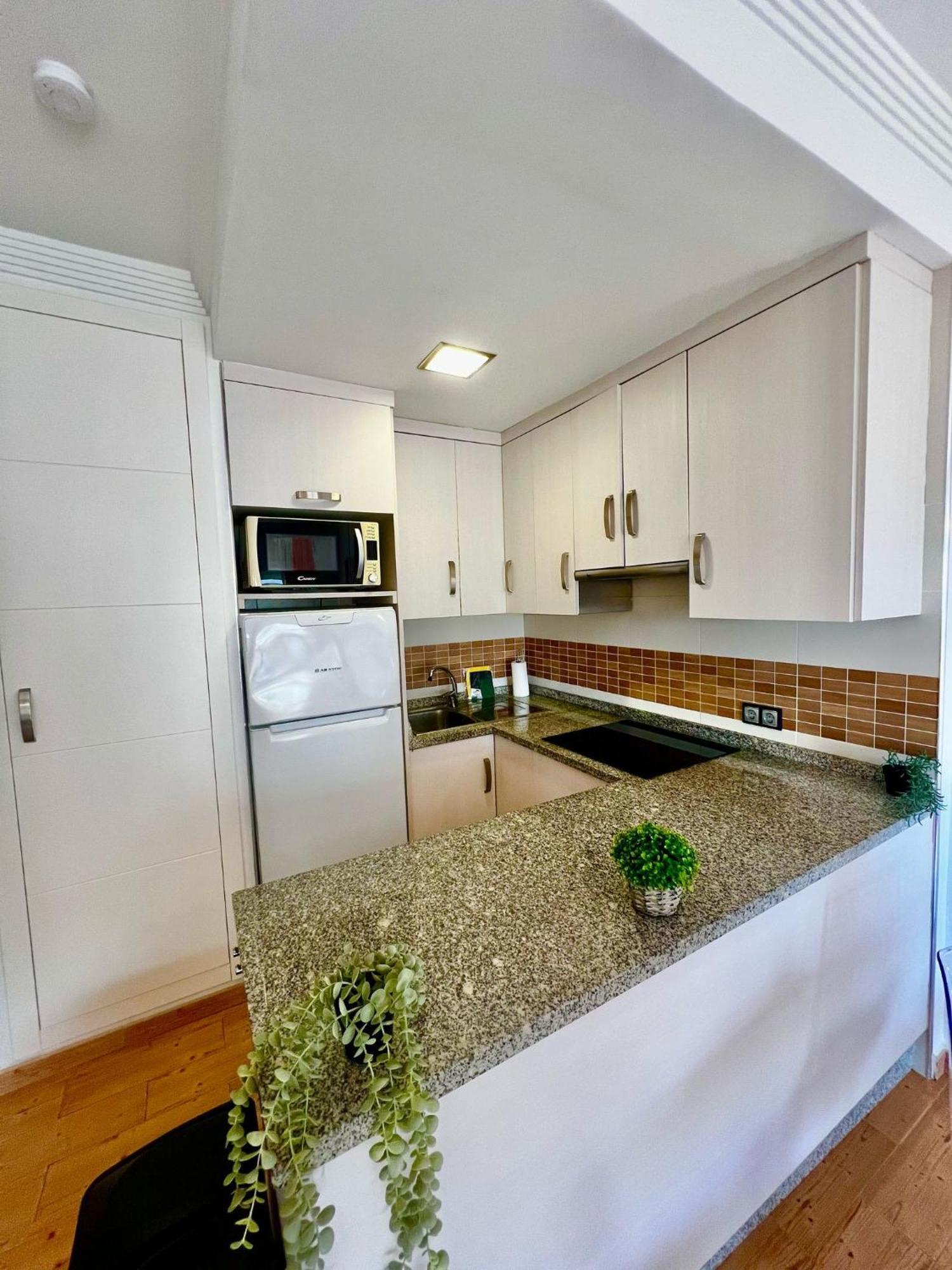 Apartment Wonderful New 1 In Benalbeach