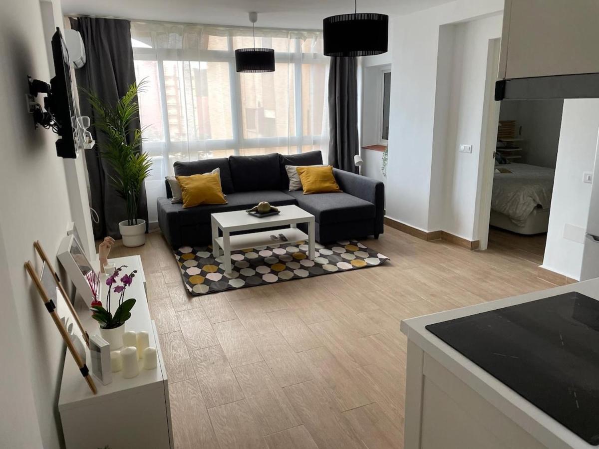 Cozy In Apartment *