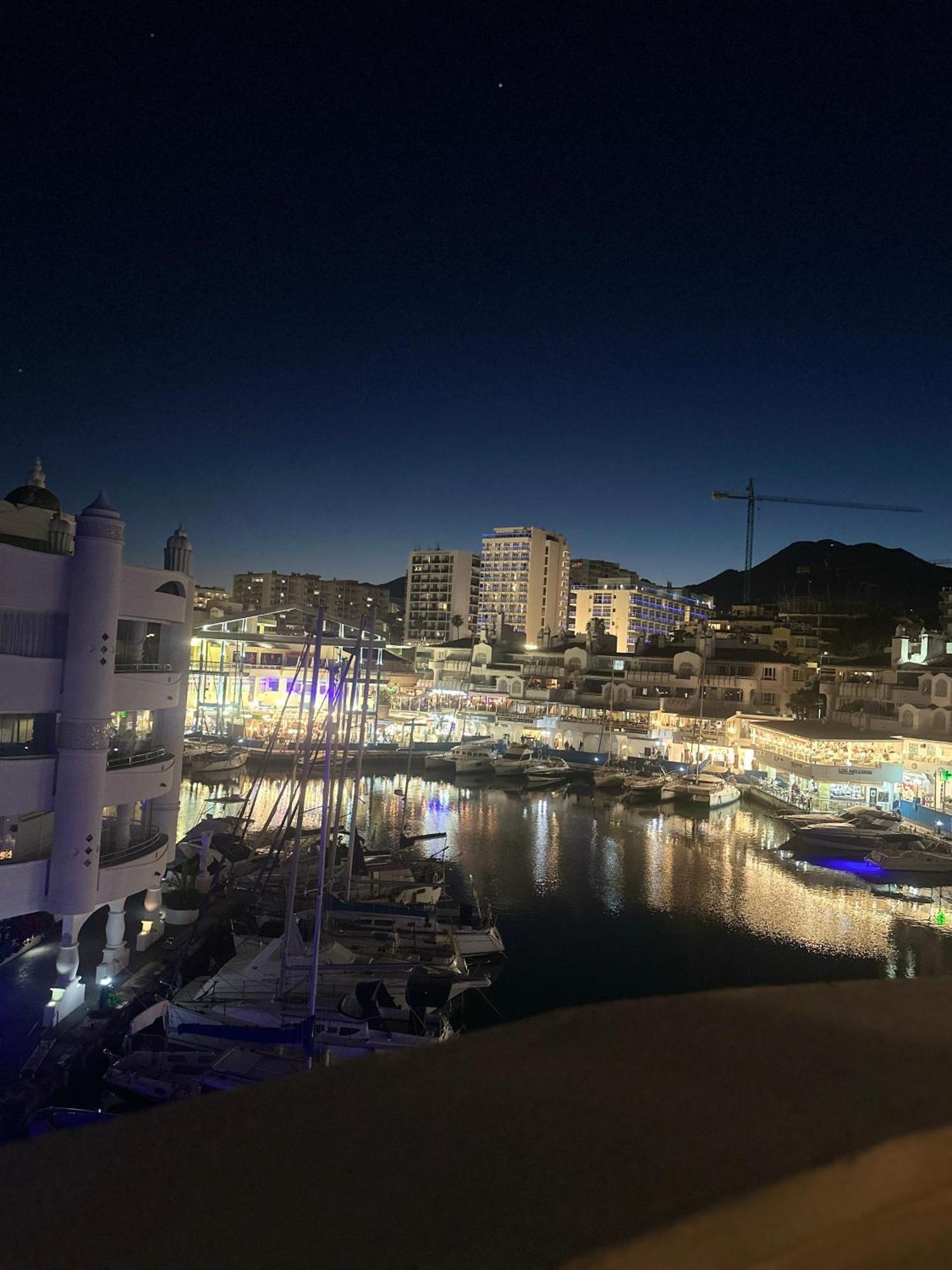 Wonderful In Puerto Marina Apartment *