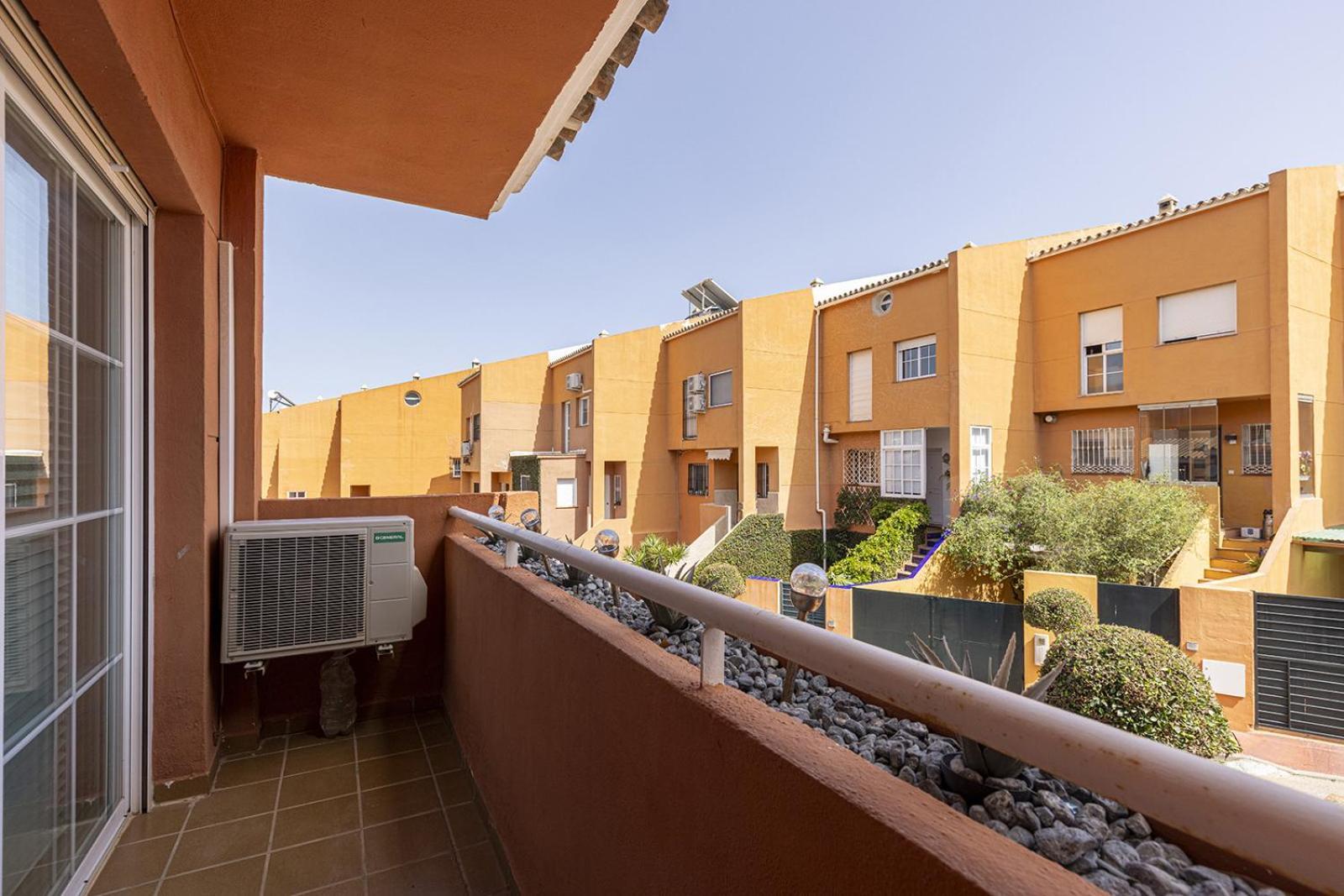 Traditional Townhouse, 4 Bed With Terraces And Private Bbq Сasa de vacaciones