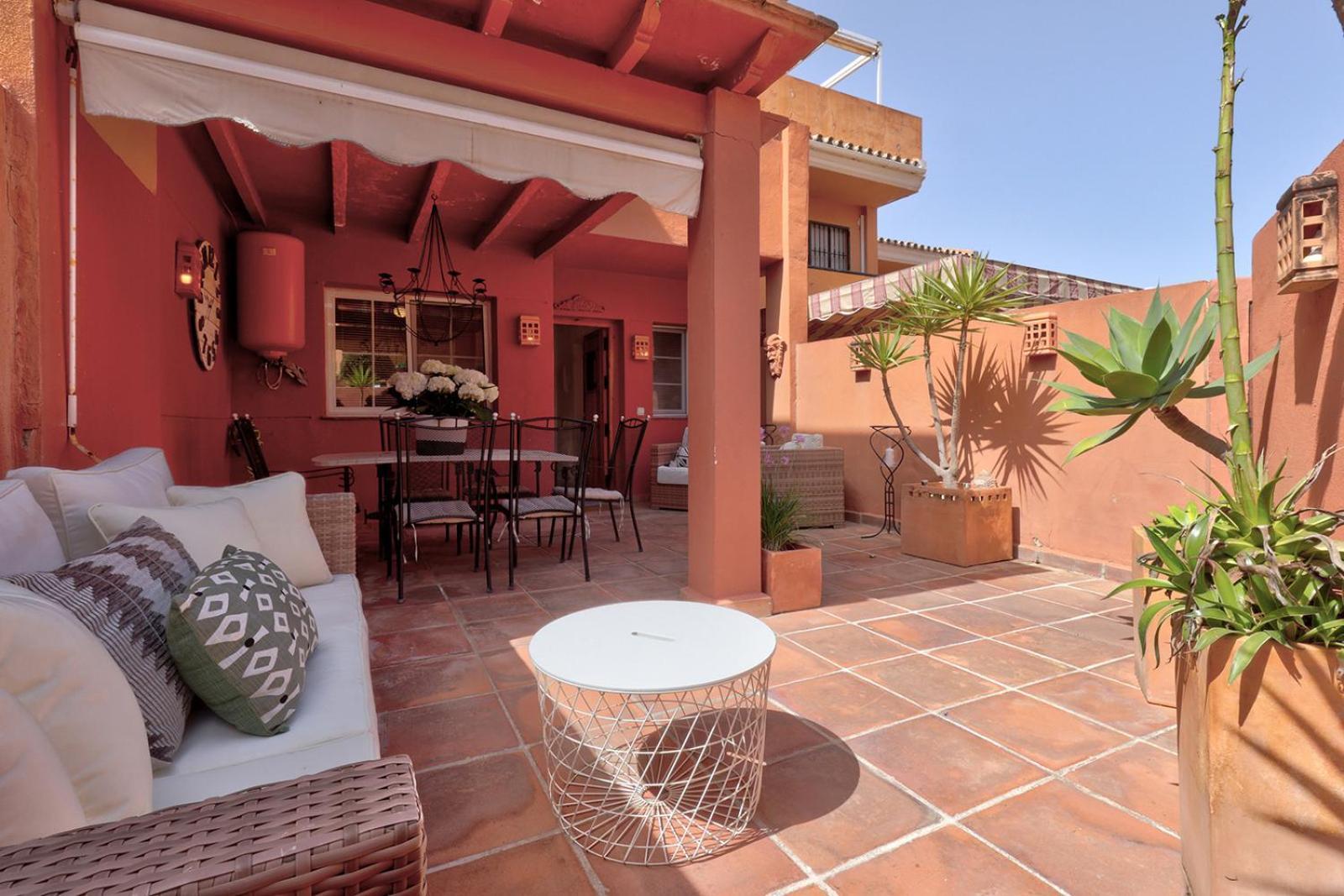 Traditional Townhouse, 4 Bed With Terraces And Private Bbq Benalmádena