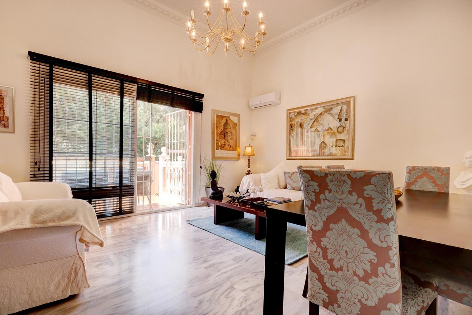 Сasa de vacaciones Traditional Townhouse, 4 Bed With Terraces And Private Bbq Benalmádena