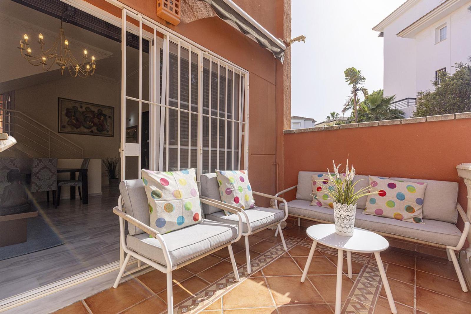 Traditional Townhouse, 4 Bed With Terraces And Private Bbq * Benalmádena