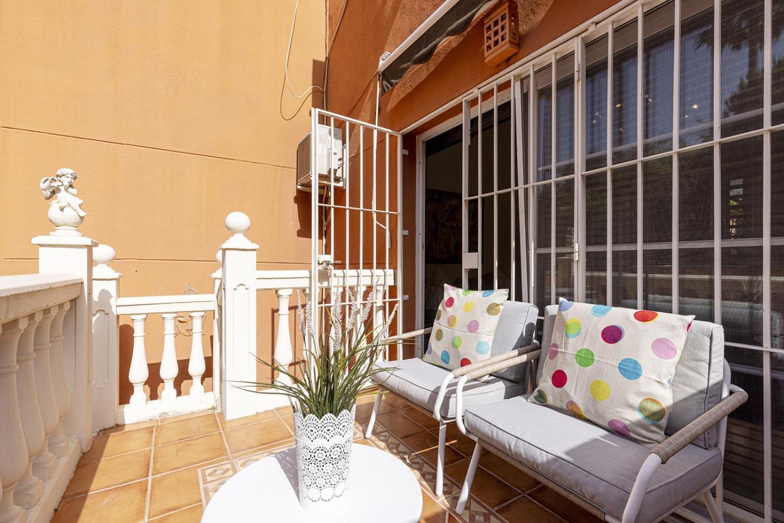 Traditional Townhouse, 4 Bed With Terraces And Private Bbq