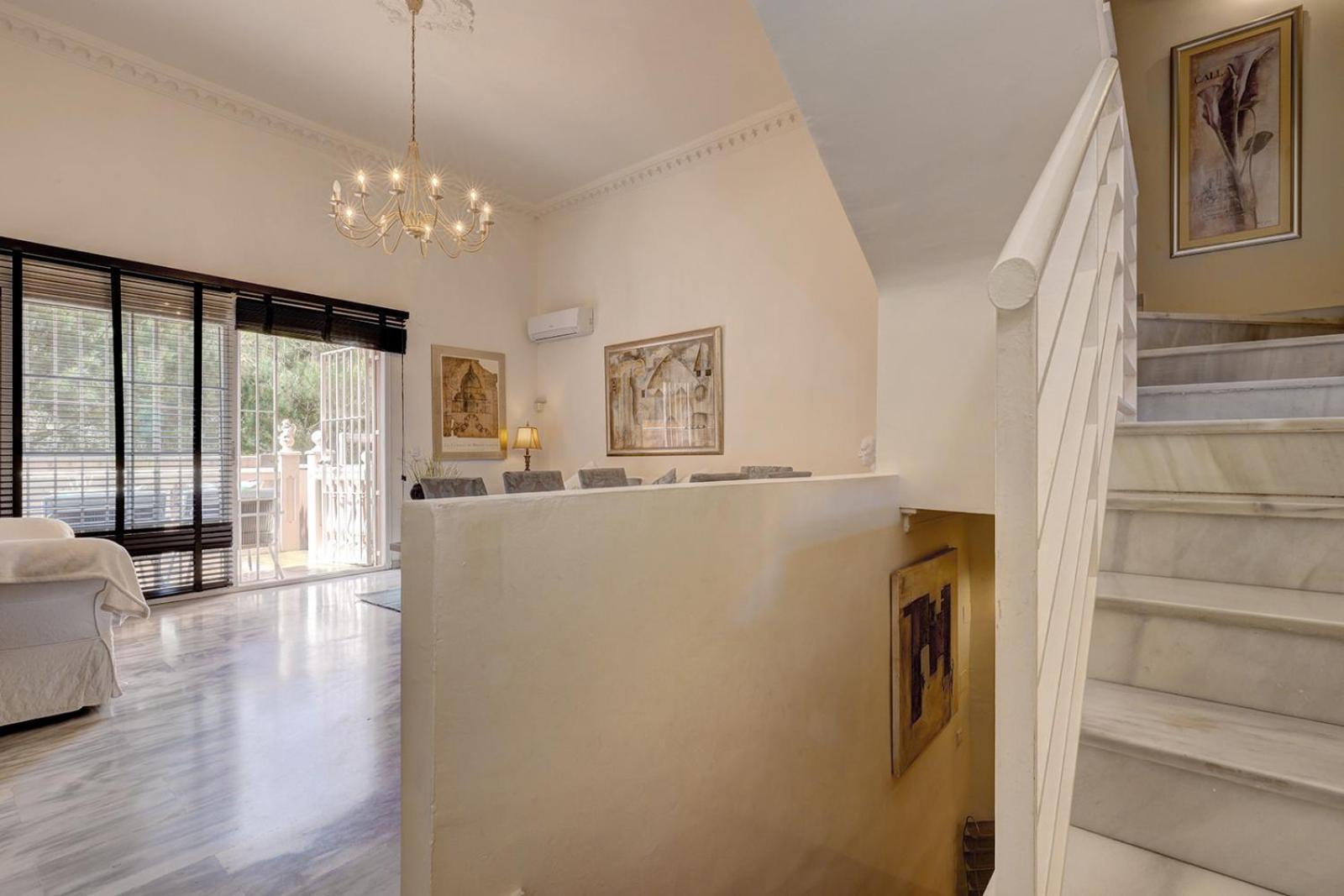 Traditional Townhouse, 4 Bed With Terraces And Private Bbq Сasa de vacaciones Benalmádena