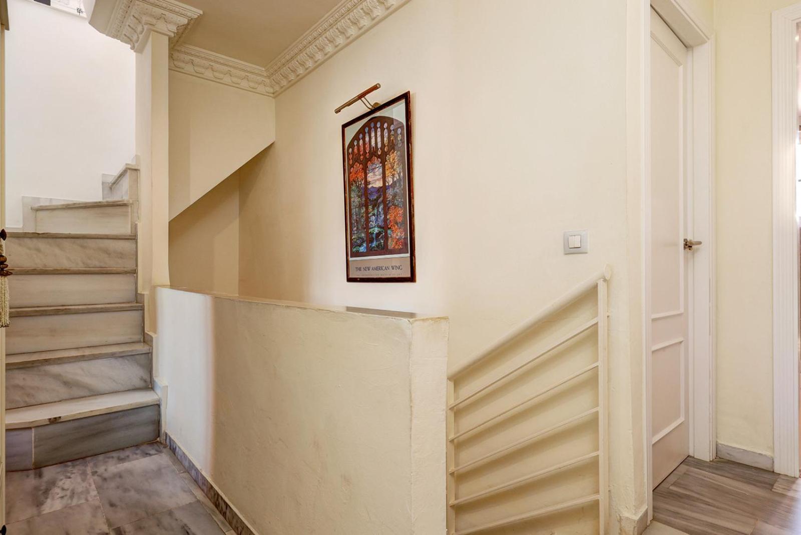 Traditional Townhouse, 4 Bed With Terraces And Private Bbq