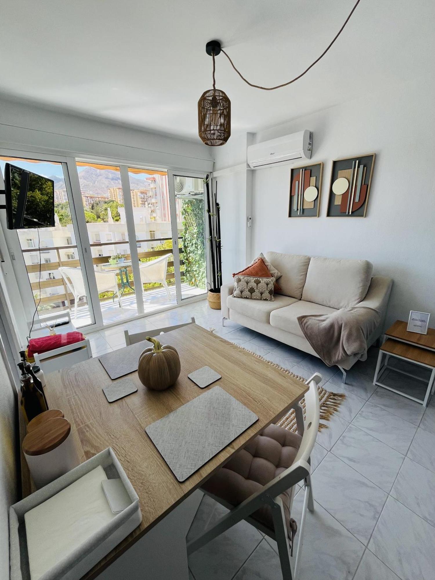 Beachside Sunshine Flat