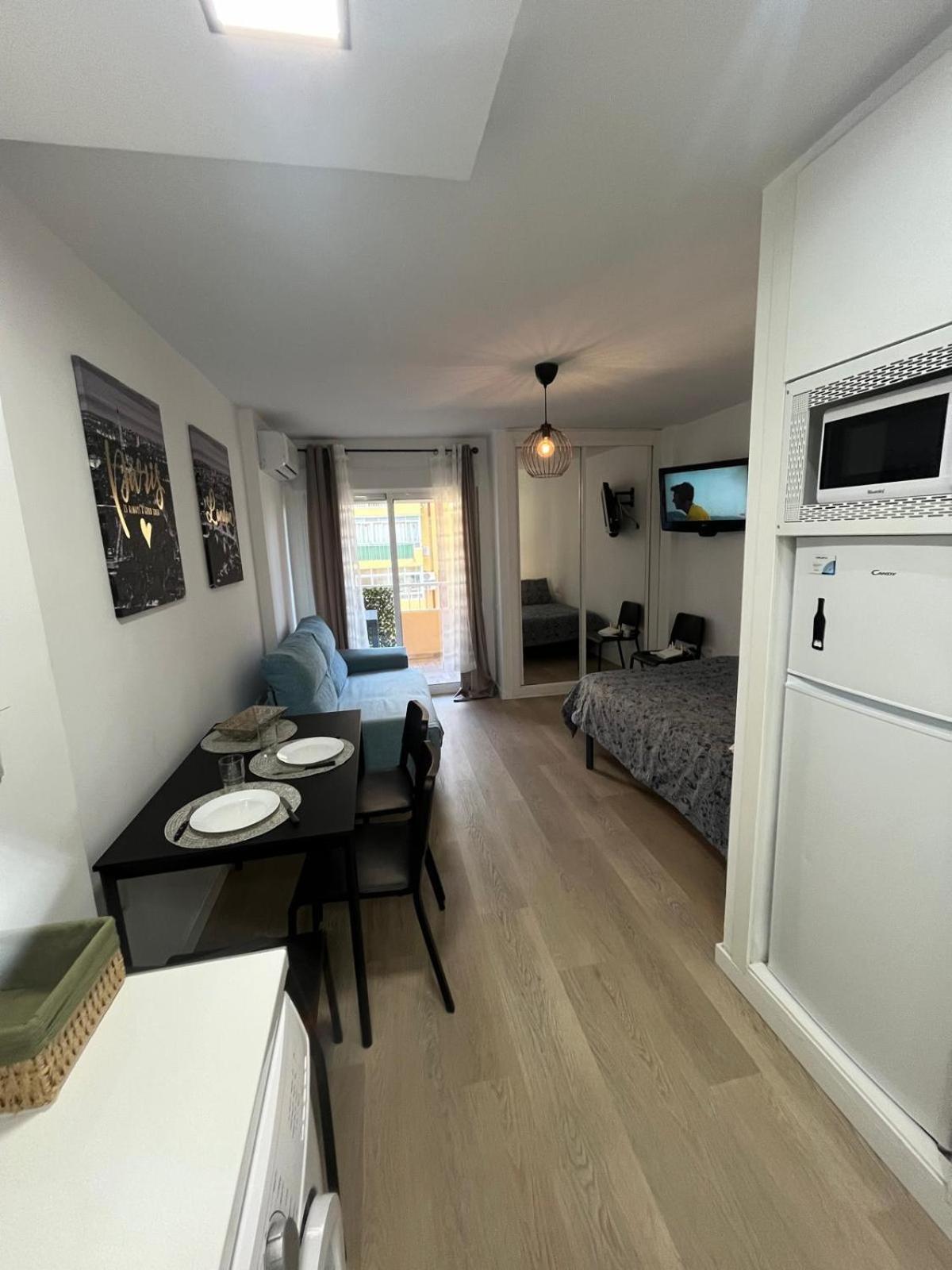 Agata Hermoso Estudio Con Piscina Y Vista Al Mar Apartamento