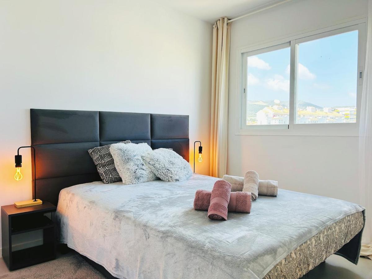 Ocean Breeze Designer Apartment